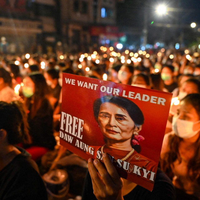 Prosvjedi zbog osude Suu Kyi
