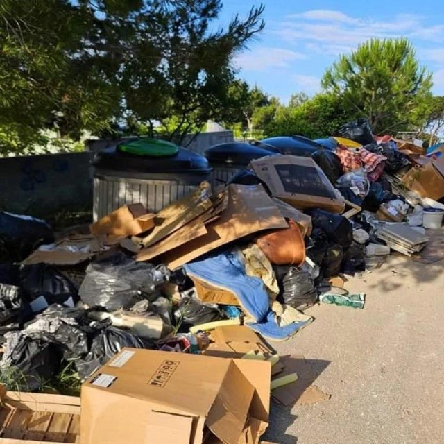 Jedan dan komunalci očiste predjel Blato u Živogošću, a sutradan ih dočeka ovakav prizor