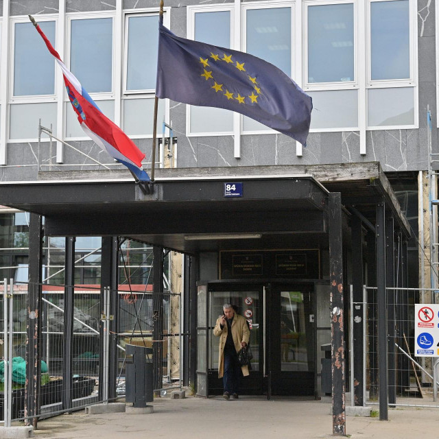 Zgrada suda
 