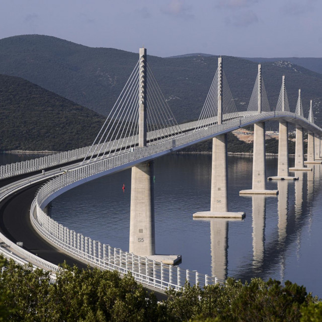 Pelješki most