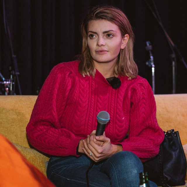 Ella Dvornik