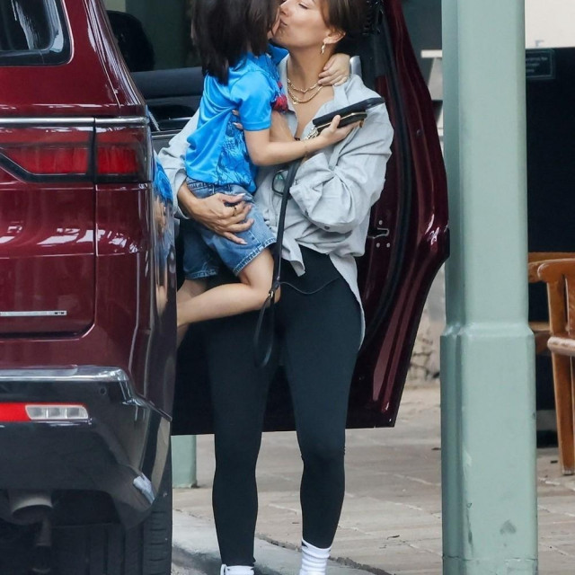 Eva Longoria sa sinom Santiagom