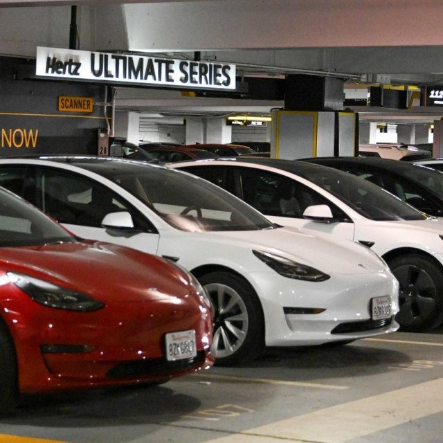 Hertz rent a car