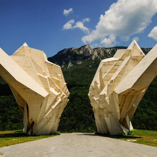 Spomenik na Tjentištu