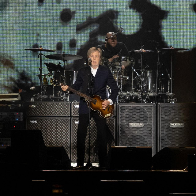 Paul McCartney na koncertu u Parizu