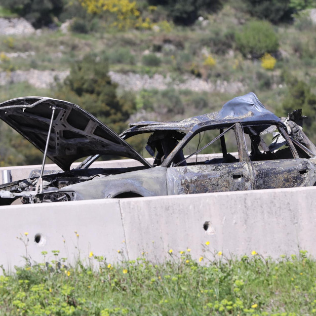 Požar na automobilu na brzoj cesti Solin-Klis