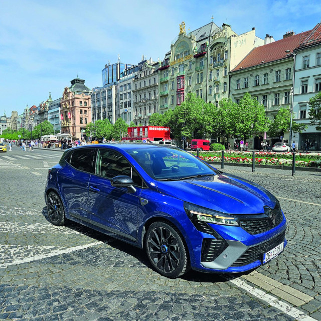 Renault Clio E-Tech Esprit Alpine u Pragu