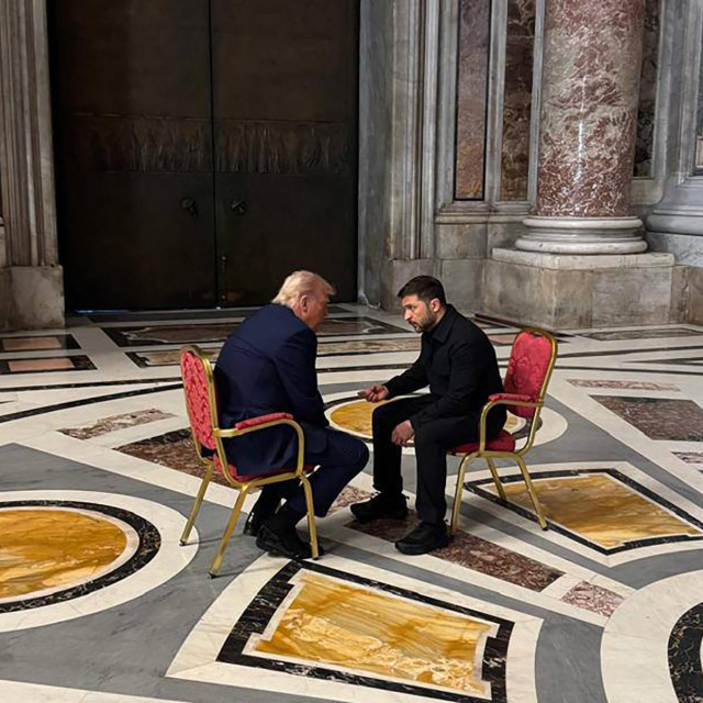 Donald Trump i Volodimir Zelenski sastali su se u bazilici sv. Petra u Vatikanu prije pogreba pape Franje